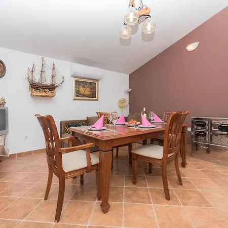 Frane * Slivno (Split-Dalmatia)