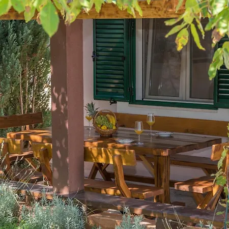 Frane Country house *